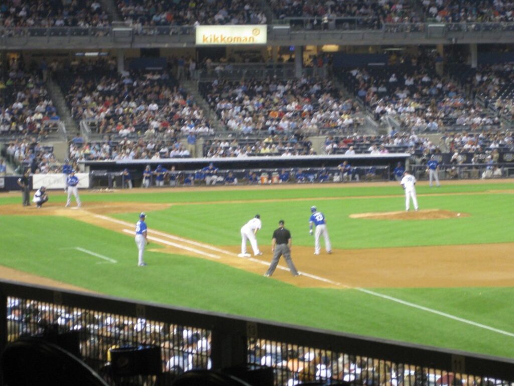 Yankee Stadium guide Itinerant Fan
